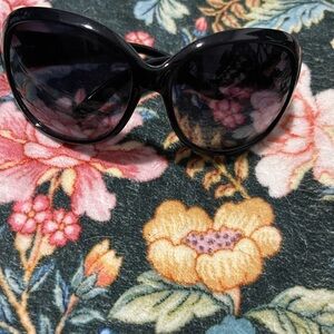 Armani Exchange Women's Black Oversized Cat-Eye Sunglasses